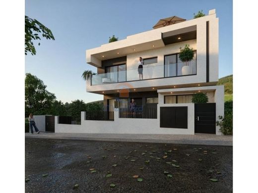 Πολυτελή κατοικία σε Λόυρες, Loures