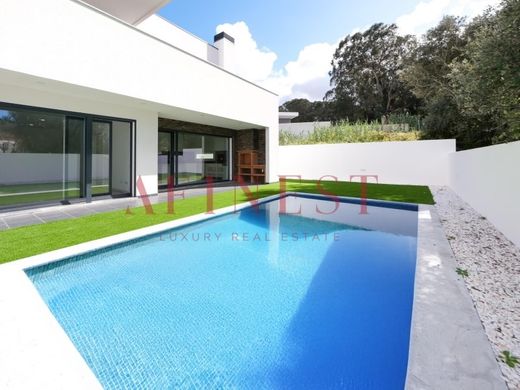 Almada, Distrito de Setúbalの高級住宅