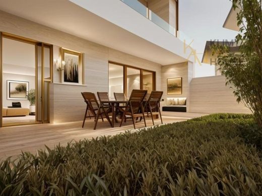 Dom jednorodzinny w Charneca de Caparica, Almada