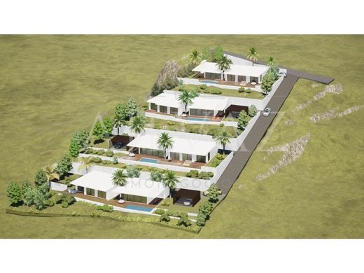 Semidetached House in Calheta, Madeira