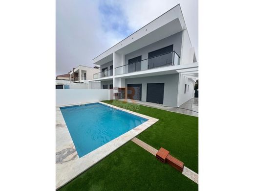 Semidetached House in Seixal, Distrito de Setúbal
