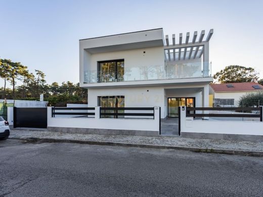 Luksusowy dom w Charneca de Caparica, Almada