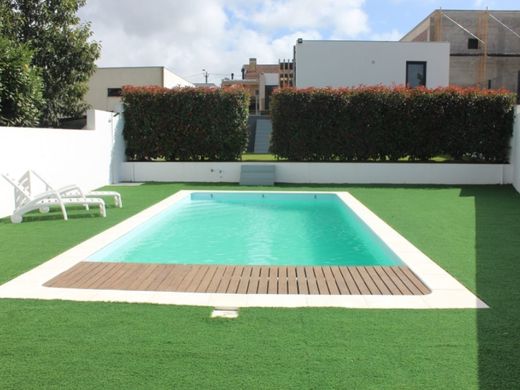 ヴィラ・ノヴァ・デ・ガイア
, Vila Nova de Gaiaの高級住宅