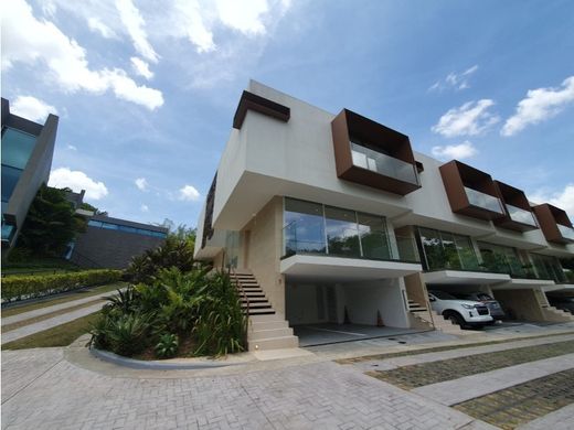 منزل ﻓﻲ بنما (مدينة), Distrito de Panamá