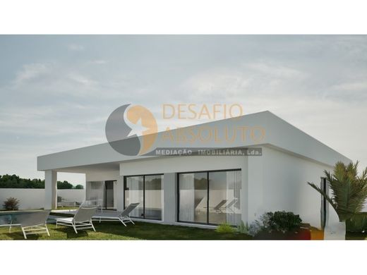 Semidetached House in Seixal, Distrito de Setúbal