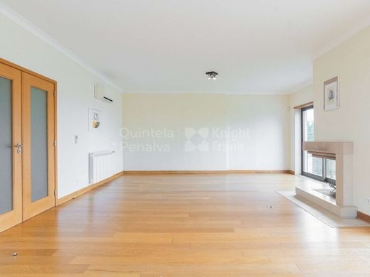 Mehrfamilienhaus in Oeiras, Lissabon