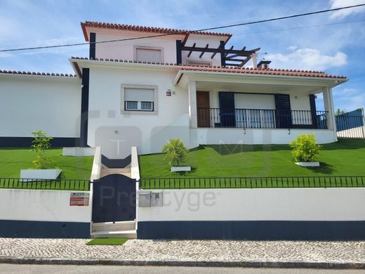 Dom jednorodzinny w Tomar, Distrito de Santarém