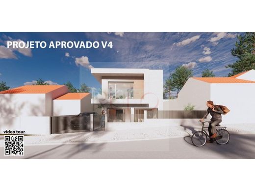 Dom jednorodzinny w Charneca de Caparica, Almada