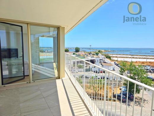 Apartment / Etagenwohnung in Faro, Distrito de Faro