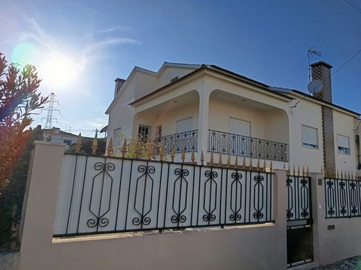 Semidetached House in Sesimbra, Distrito de Setúbal