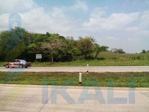 Terreno en Tuxpan, Estado de Michoacán de Ocampo