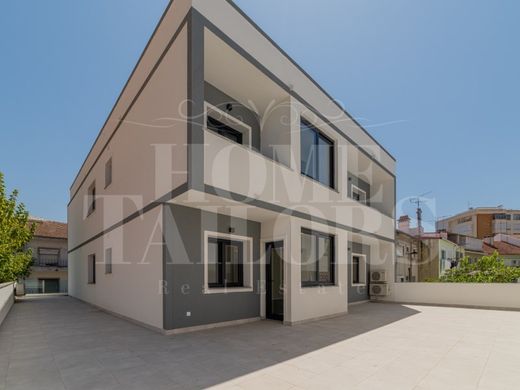 ‏דירה ב  Almada, Distrito de Setúbal