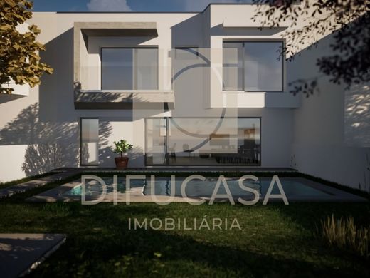 Semidetached House in Setúbal, Distrito de Setúbal