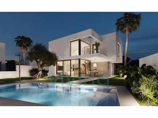 Einfamilienhaus in Villajoyosa, Alicante