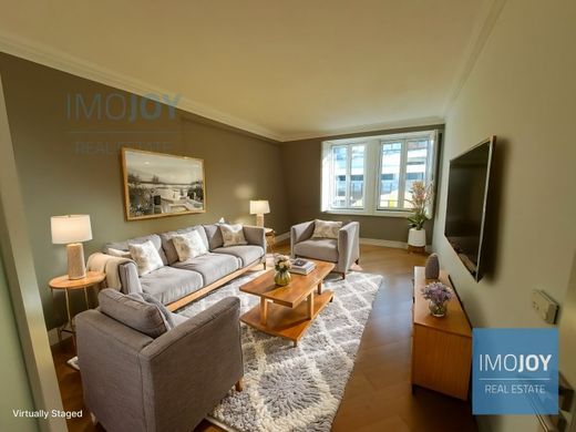 Apartment / Etagenwohnung in Avenidas Novas, Lisbon