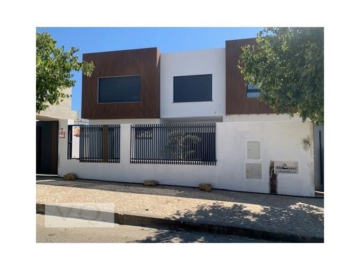 ‏וילה רב-משפחתית ב  Sintra, Distrito de Lisboa