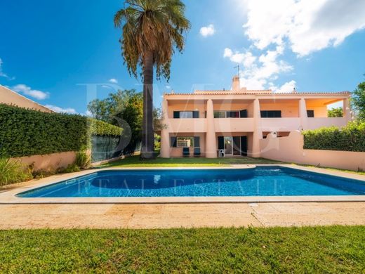 Элитный дом, Лола, Loulé