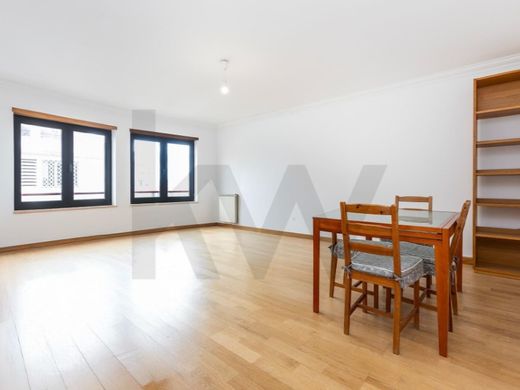 Apartment / Etagenwohnung in Campo de Ourique, Lisbon