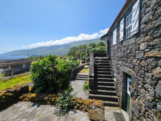 Luxury home in São Roque do Pico, Azores
