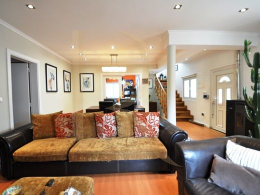 Villa Plurifamiliare a Cascais, Lisbona