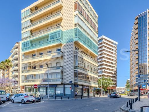 Apartment / Etagenwohnung in Faro, Distrito de Faro