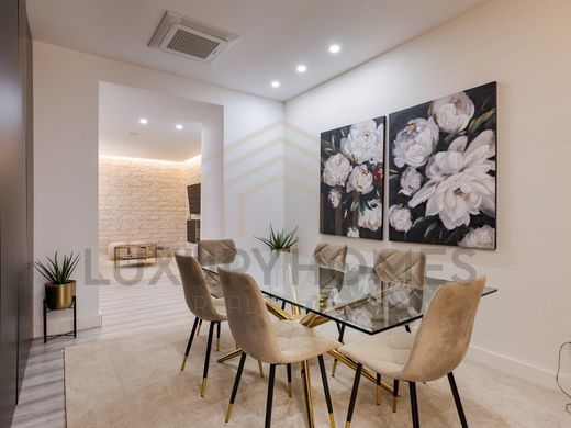 Apartment / Etagenwohnung in Lissabon, Lisbon