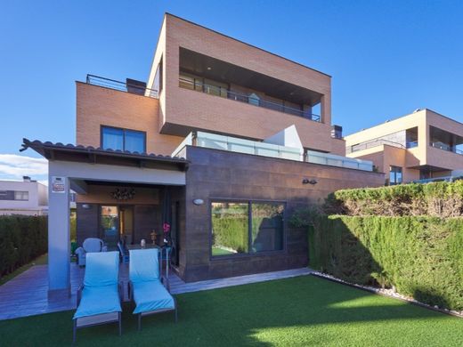 Mehrfamilienhaus in Cuarte de Huerva, Saragossa