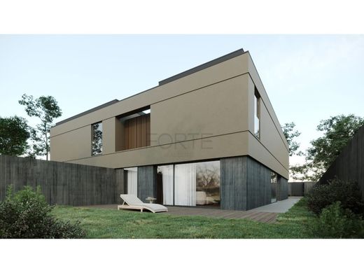 Luxury home in Santa Maria da Feira, Aveiro
