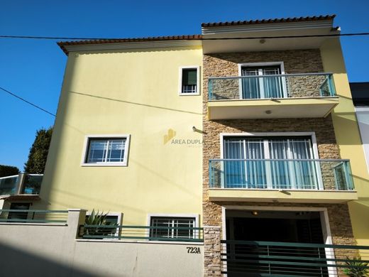 Yarɪ müstakil ev Odivelas, Distrito de Lisboa