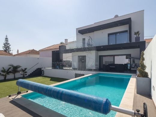 Luxus-Haus in Barreiro, Distrito de Setúbal