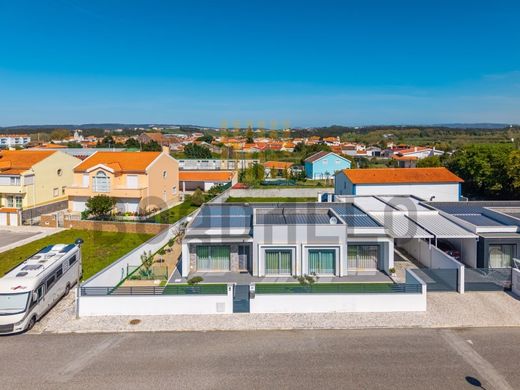 Semidetached House in Caldas da Rainha, Distrito de Leiria