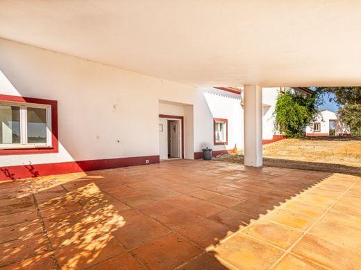 Farm in Evora, Évora