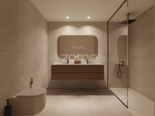 Apartment / Etagenwohnung in Porto, Distrito do Porto