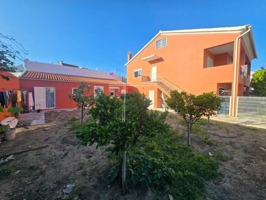Casa en Charneca de Caparica, Almada