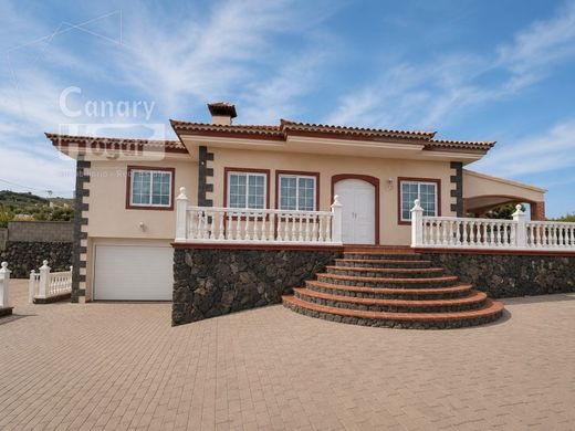 Villa in Adeje, Province of Santa Cruz de Tenerife