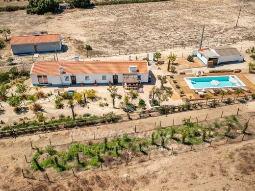 Villa in Santiago do Cacém, Distrito de Setúbal