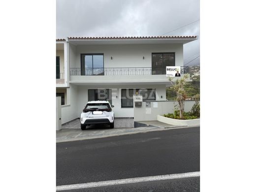 Luxury home in Câmara de Lobos, Madeira