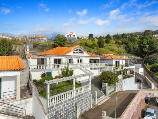 Luxury home in Calheta, Madeira