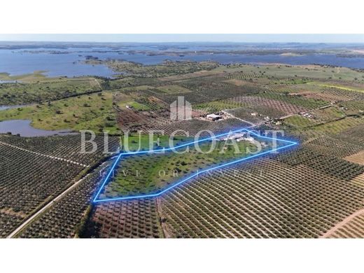 Luxury home in Moura, Distrito de Beja