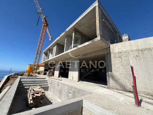 Luxury home in Calheta, Madeira