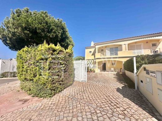 ローレ, Louléのマルチファミリーヴィラ