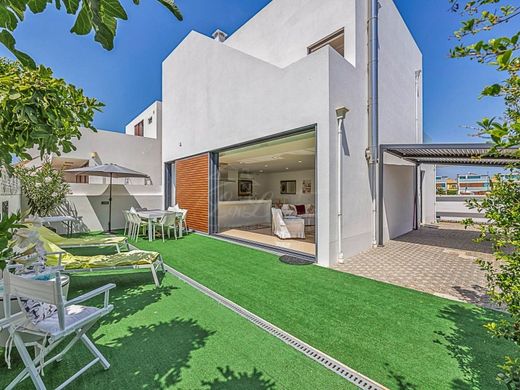 Tavira, Distrito de Faroのマルチファミリーヴィラ