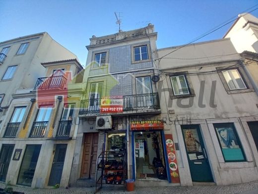 Alcântara, Almadaのアパートメント・コンプレックス