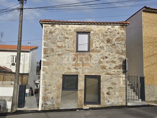 Luxus-Haus in Santa Maria da Feira, Distrito de Aveiro
