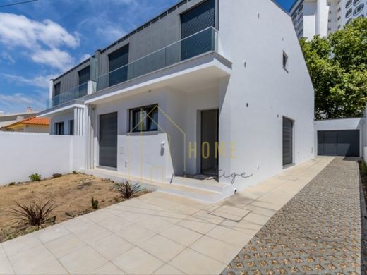 Luxus-Haus in Almada, Distrito de Setúbal