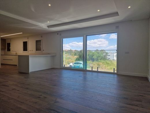 Διαμέρισμα σε Αλμάντα, Almada