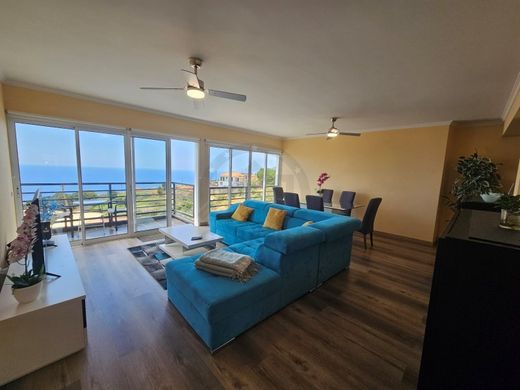 Machico, Madeiraのマルチファミリーヴィラ