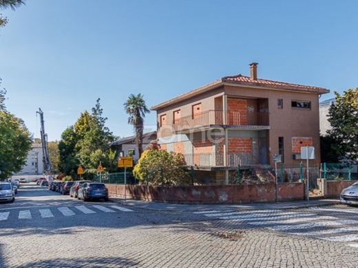 ヴィラ・ノヴァ・デ・ガイア
, Vila Nova de Gaiaの高級住宅