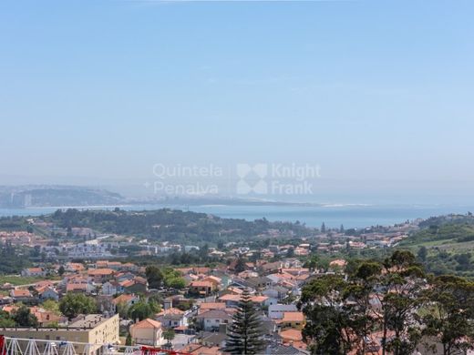 Detached House in Oeiras, Lisbon