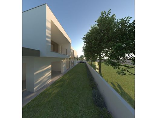 Luxury home in Charneca de Caparica, Almada